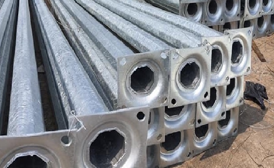 gia công cung cấp cột đèn chớp vàng