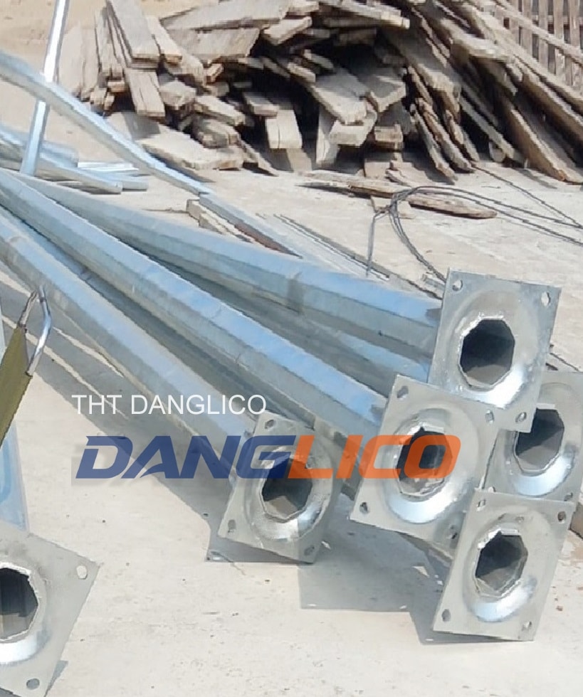 bán trụ đèn chiếu sáng bằng thép mạ kẽm bát giác