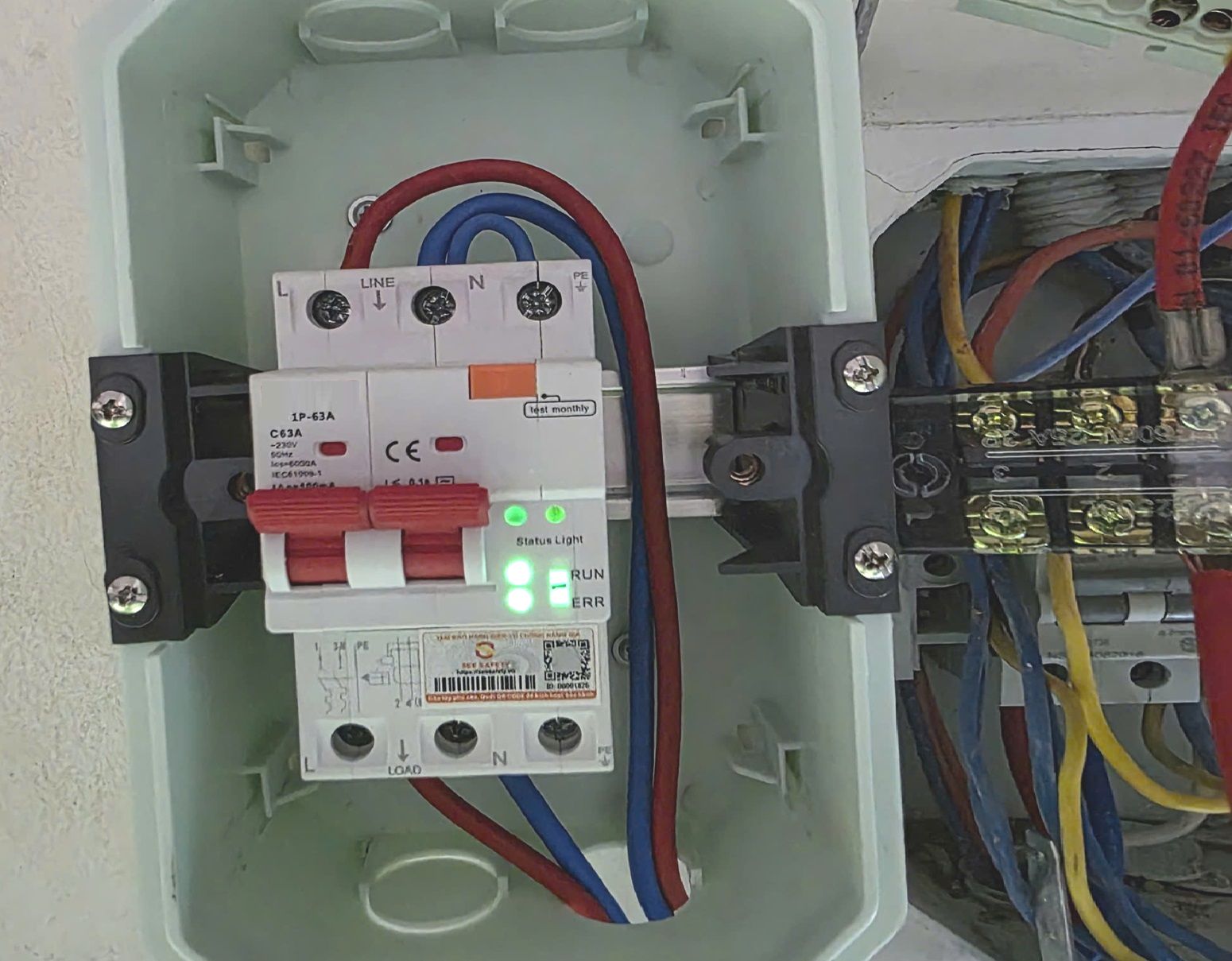 Thiết bị cách ly chống giật 1 pha